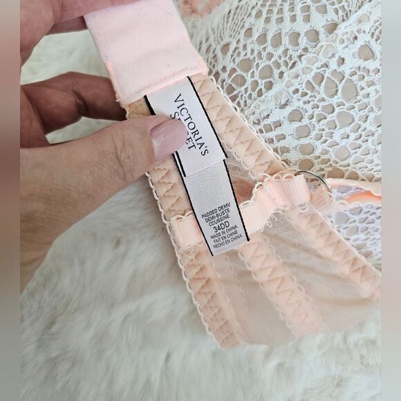 Victoria Secret Bra - Picture 4 of 5